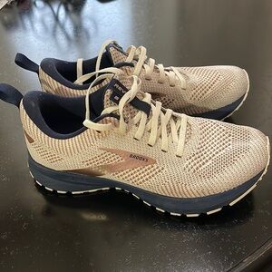 Women's Brooks  Revel 5 Shoes